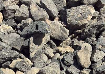 RAILROAD BLACK Decorative Rock
